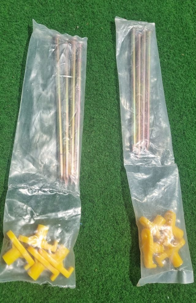 Piquetas y bolsas para acampada