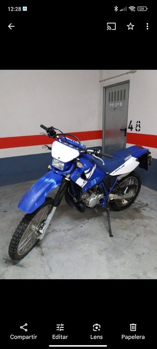 Yamaha DT 125 re: Motocross azul