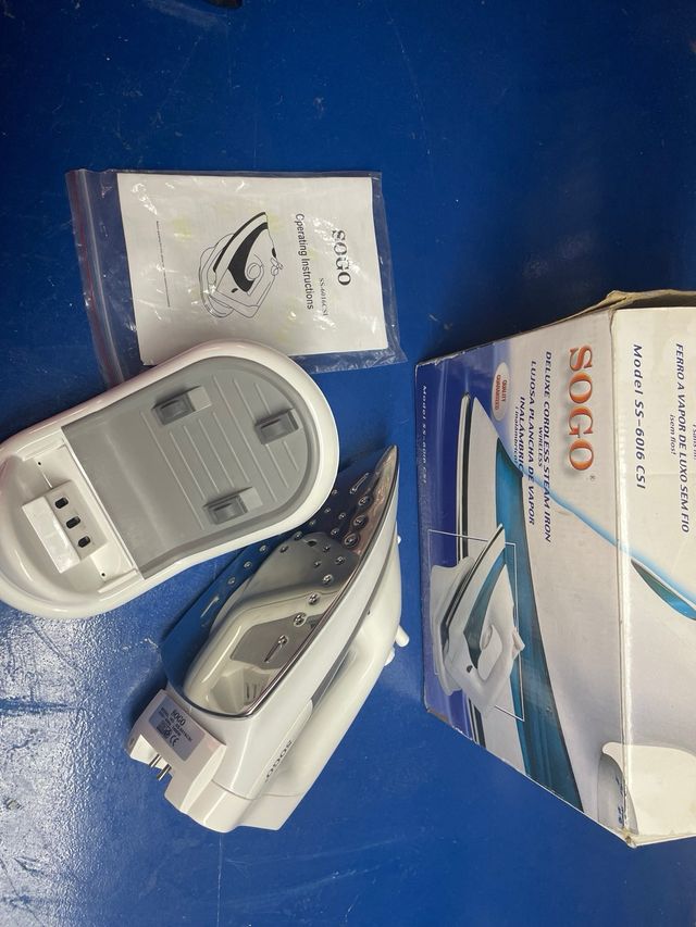 Plancha Soggo SS-6016 - Plancha de Vapor