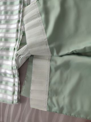 Cortinas y volante sobrecortina