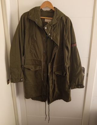 Parka militar Guess talla L