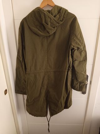 Parka militar Guess talla L
