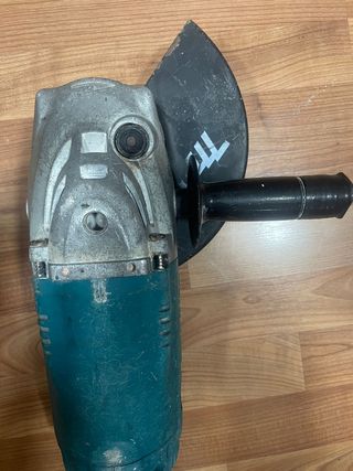 Radial grande Makita GA9020RF