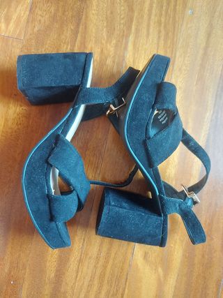 Sandalias tacón negras mujer