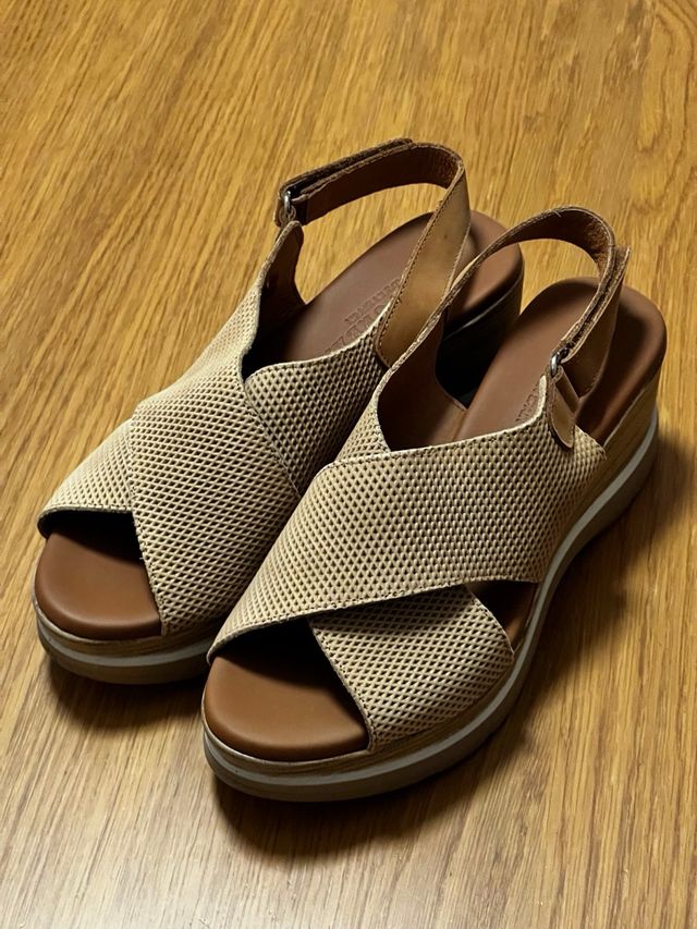 Sandalias cuña beige/ marron como nuevas