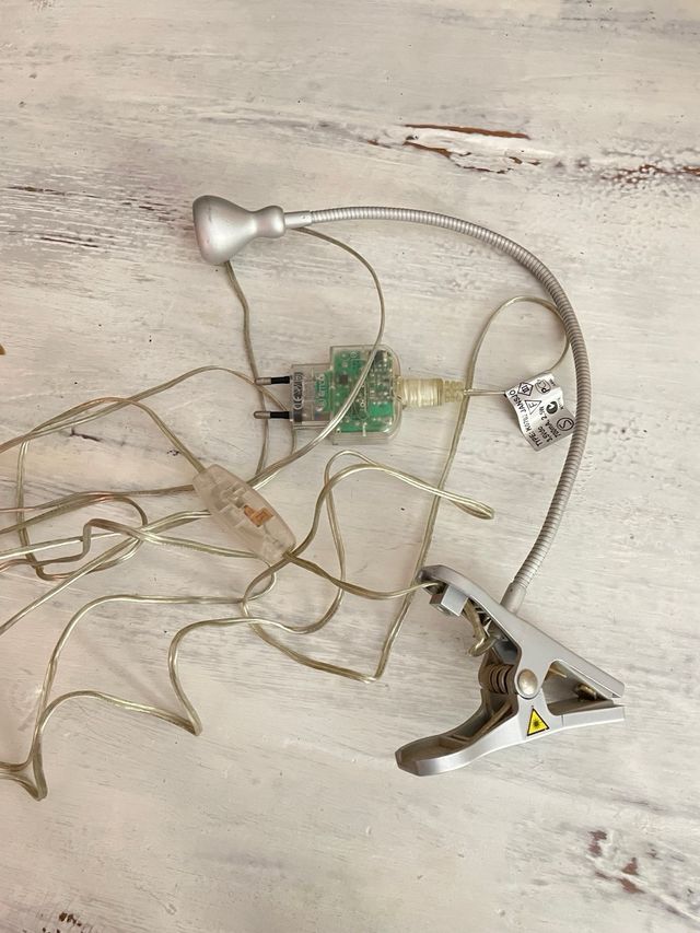 Lampara pinza lectura-metal