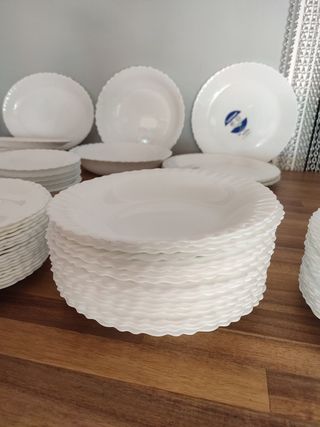 Vajilla de 18 servicios, 110 piezas