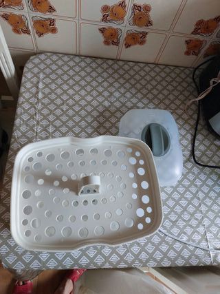 Esterilizador eléctrico bebé.Marca chicco
