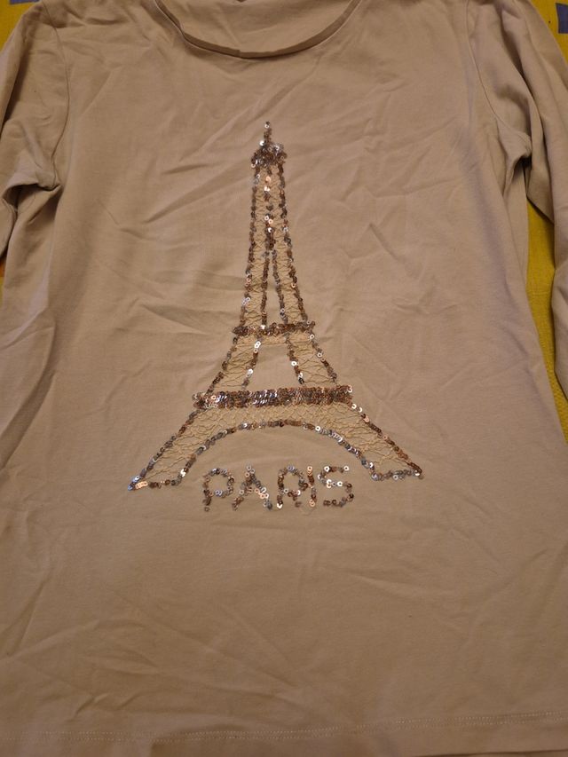 Dos Camisetas .una  París lentejuelas beige zara