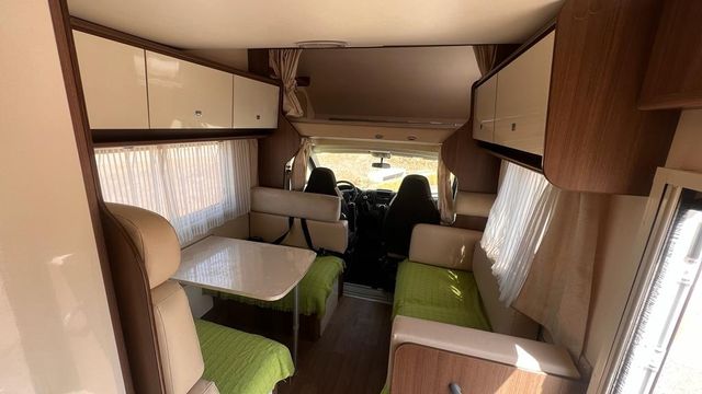 Autocaravana de 7 plazas de Rimor