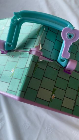 3 Muñecas Barriguitas + Casa Portátil