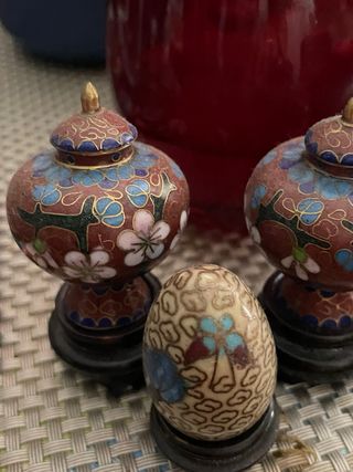 2 Jarrones Cloisonné + Huevo Chino