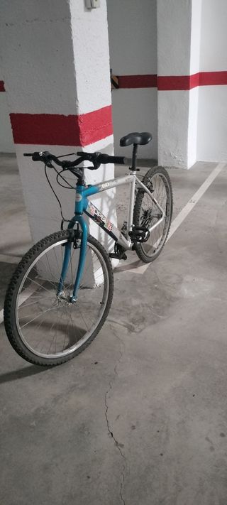 2 bicicletas de montaña ×50 € las 2