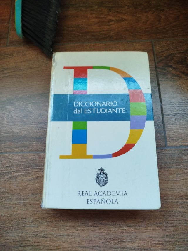 DICCIONARIO DEL ESTUDIANTE (Spanish Edition)