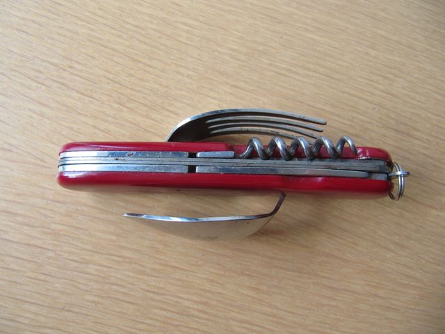 Cuchillo multiusos Northland rojo