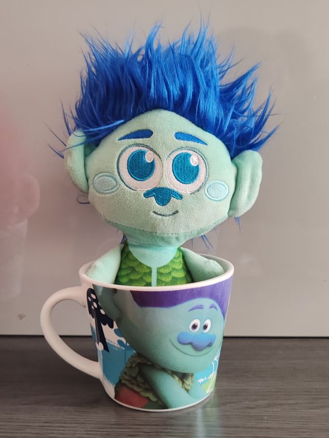 Tazas Trolls con muñecos
