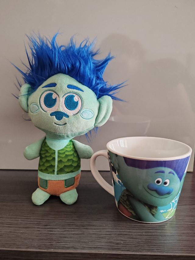 Tazas Trolls con muñecos
