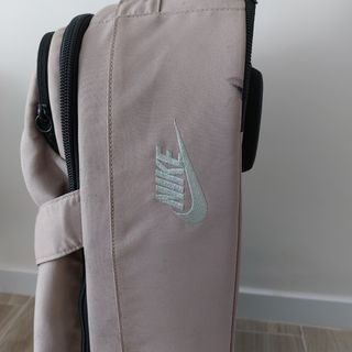 Maleta Nike beige mediana 70x30