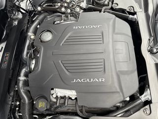 Jaguar F-Type 5.0 V8 R-DYNAMIC BLACK