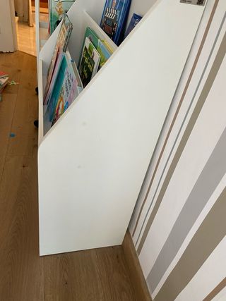 Librería infantil - 3 estantes y 2 cubiculos