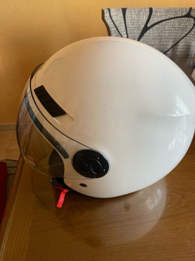 Casco Shiro blanco, prácticamente nuevo