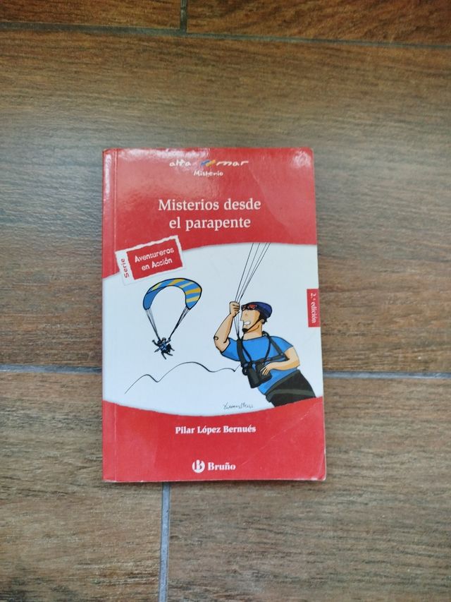 Misterios desde el parapente (Altamar) (Spanish...