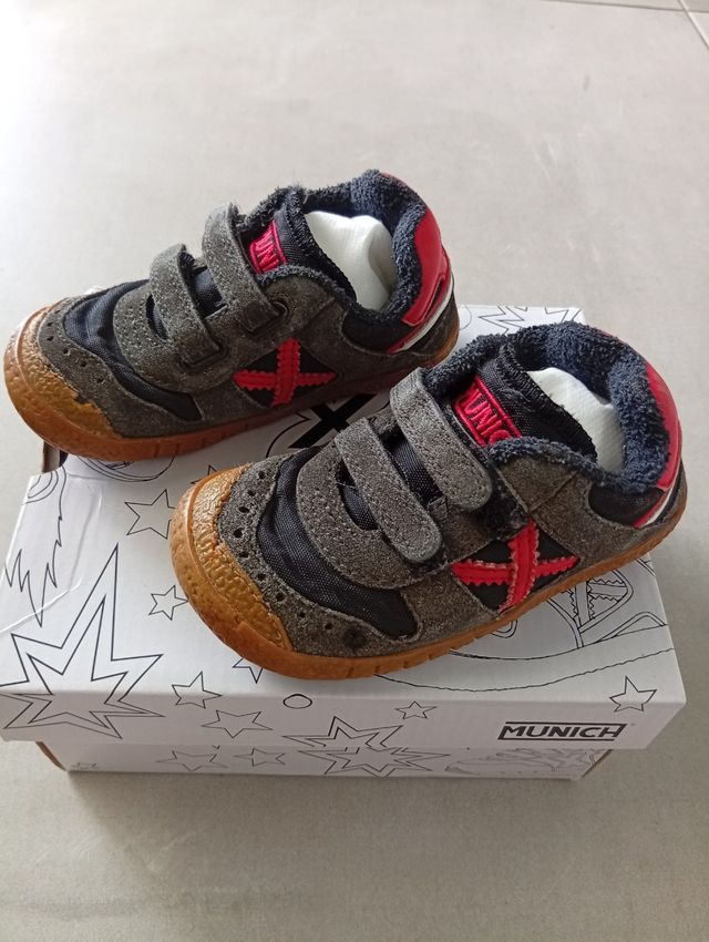 Zapatillas Múnich niño talla 23