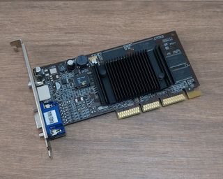 Nvidia GeForce 4 MX440 AGP - 64MB