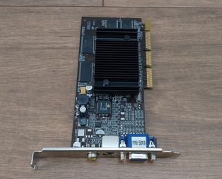 Nvidia GeForce 4 MX440 AGP - 64MB