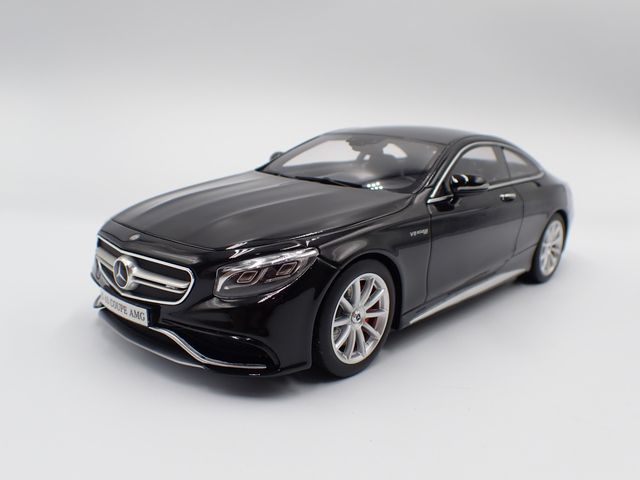 1/18 Mercedes-Benz S63 (C217) AMG Coupe 2015 - GTS