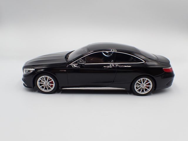 1/18 Mercedes-Benz S63 (C217) AMG Coupe 2015 - GTS