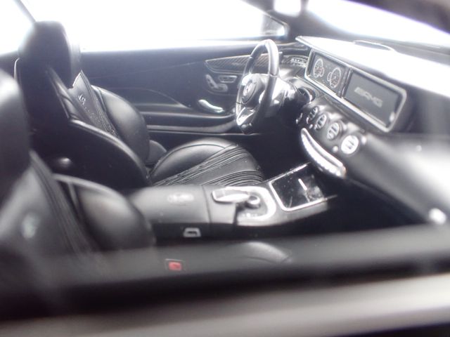 1/18 Mercedes-Benz S63 (C217) AMG Coupe 2015 - GTS