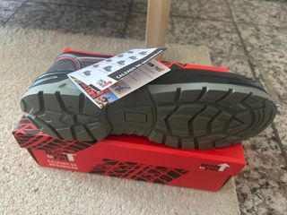 Zapatos seguridad Mon to Fri