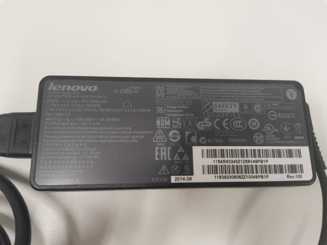 Cargador Lenovo 90W - Portátil