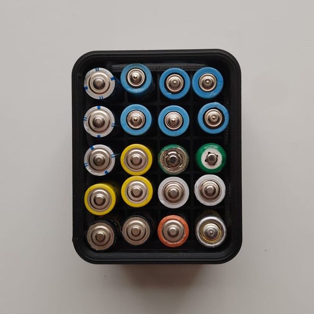 Caja cerveza Pilas AAA