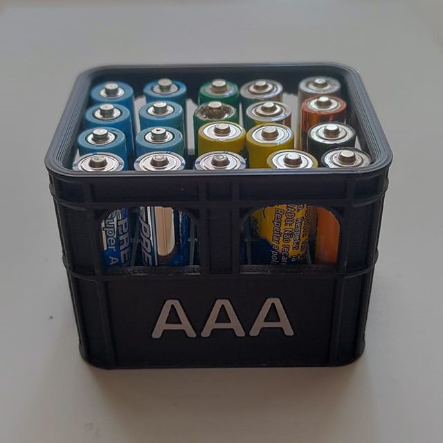 Caja cerveza Pilas AAA