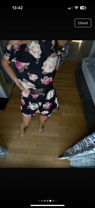 Vestito floreale nero-rosa estivo