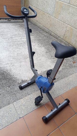 Bicicleta estática basic Evolution.
