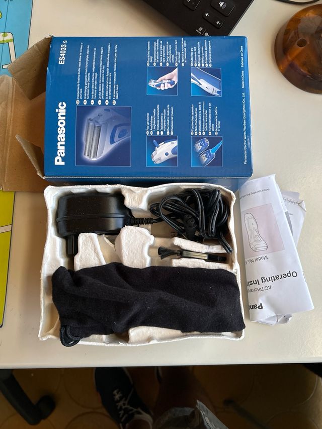 Rasoio elettrico Panasonic ES4033S