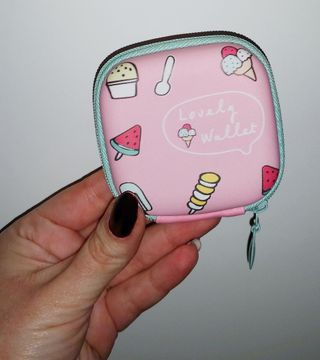 Monedero pequeño para cascos de movil y mas