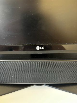 Monitor LG + Barra Sonido Trust