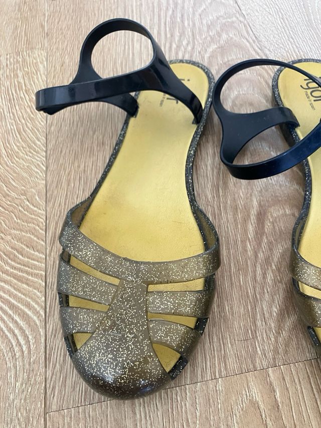 Sandalias Igor glitter doradas