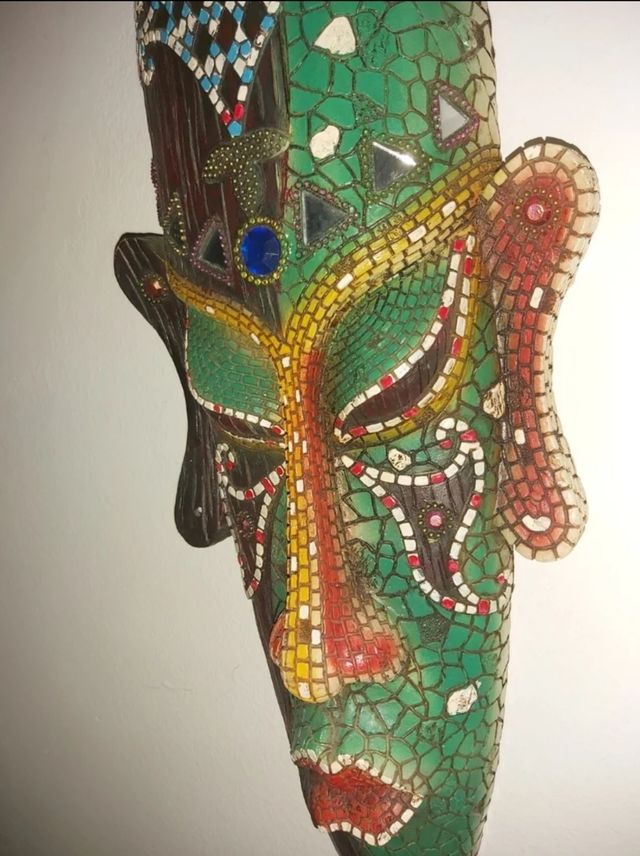 Máscara étnica mosaico