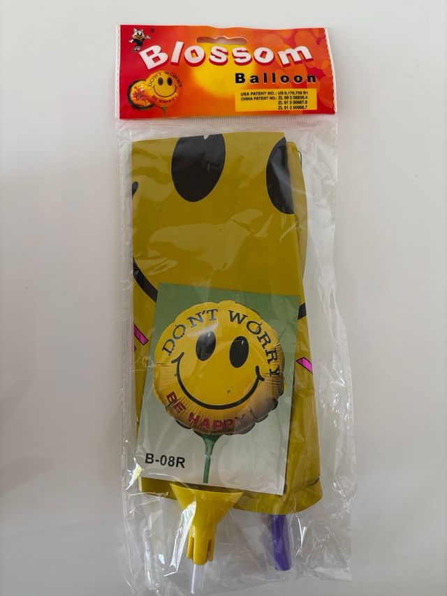 Libro magnético Bomberos + regalo globo emotico