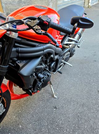 Triumph Speed Triple 1050 