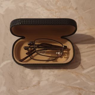 Occhiali da vista marroni