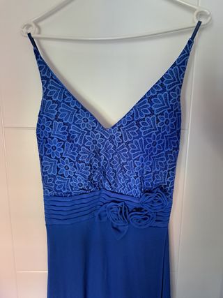 Vestido azul de encaje