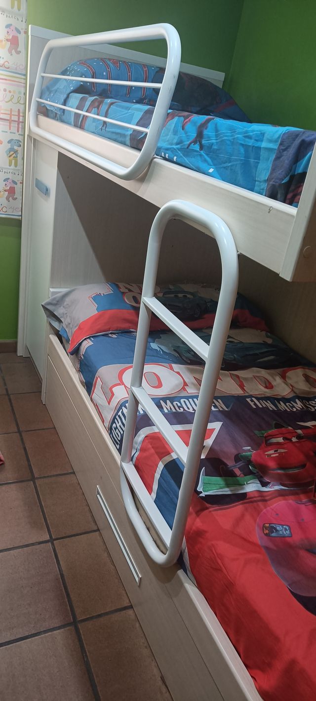 Litera infantil con cama nido y armario + transp.