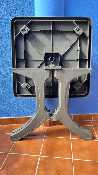 Mesa y 4 sillas terraza / jardín