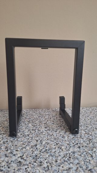 Supporto metallo nero per oggetti